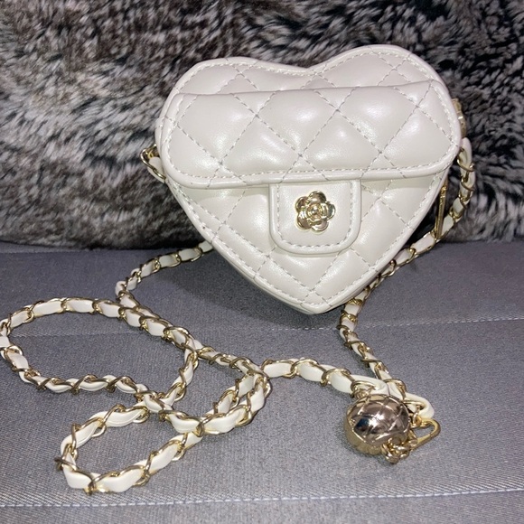 Heart shaped mini purse - Picture 1 of 4
